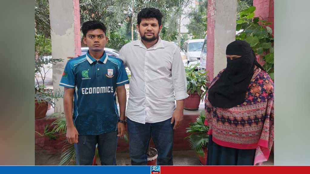 জবির সেই শিক্ষার্থীকে বাসায় দাওয়াত দিলেন মাহফুজ