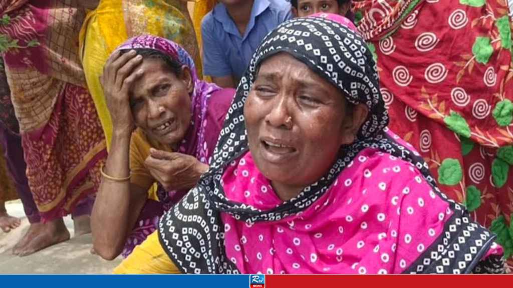 নদীর বুকে সন্তান‌ হা‌রি‌য়ে পাগলপ্রায় ক্যানসার আক্রান্ত মা