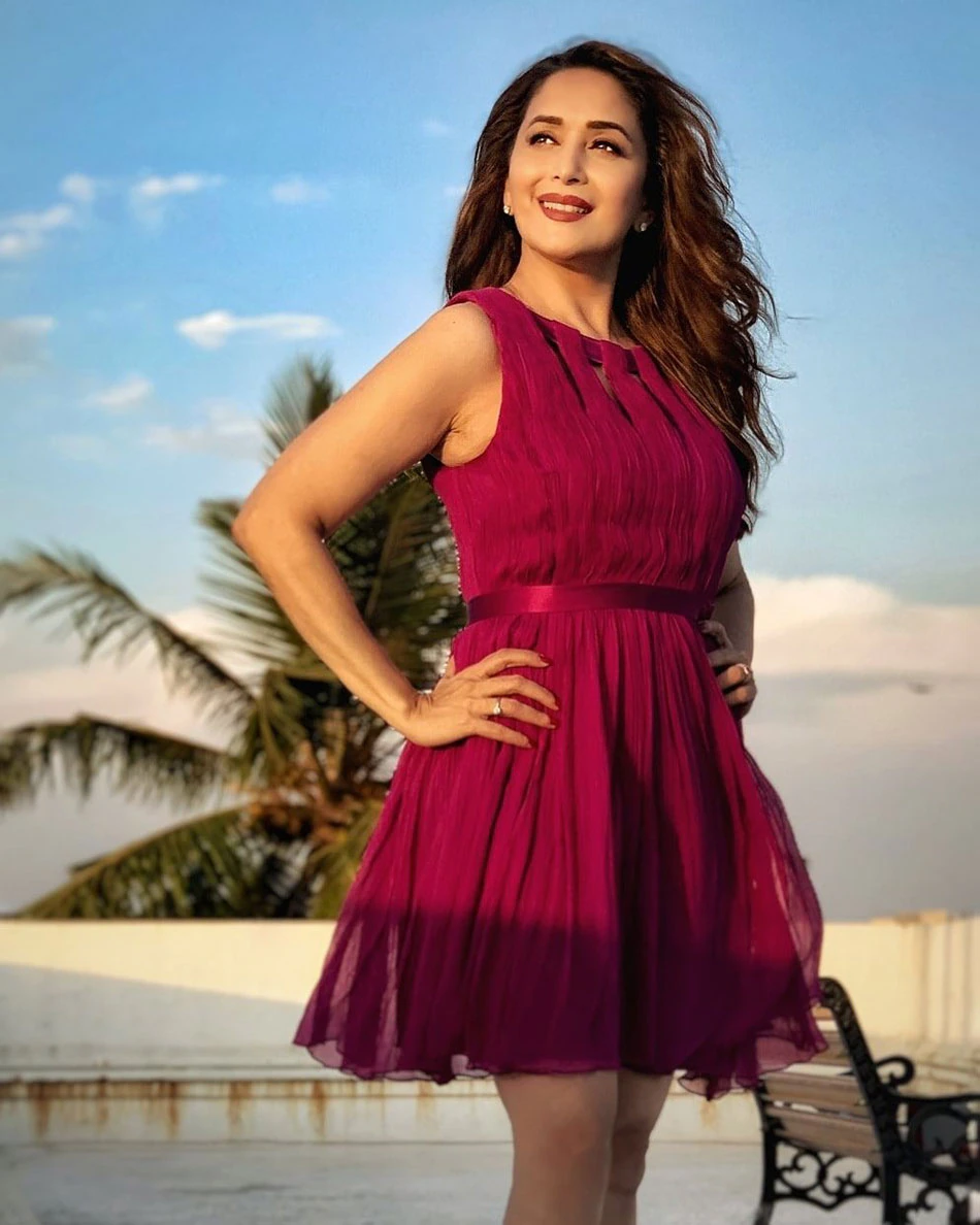 madhuri_dixit_rents_luxurious_apartment_in_mumbai_for_rupees_12_lakh_per_month_02