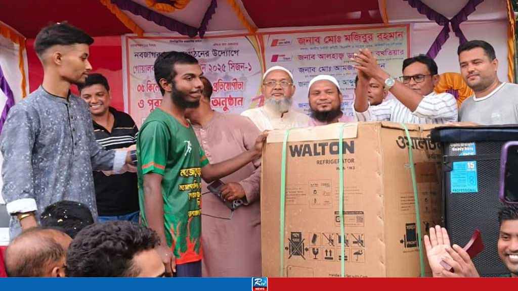‘যুবকরাই পারেন অন্ধকার সমাজকে আলোকিত করতে’ 