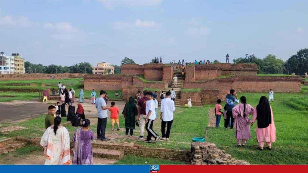 কুমিল্লায় পর্যটন কেন্দ্রগুলোতে উপচে পড়া ভিড়