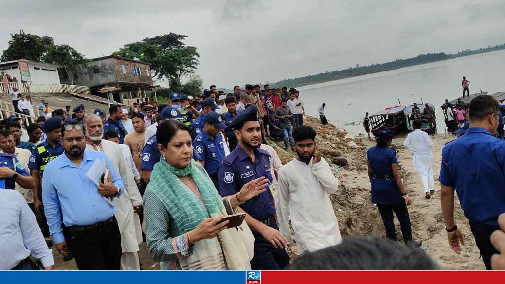সিলেটে ২ উপদেষ্টার গাড়ি আটকে বিক্ষোভ