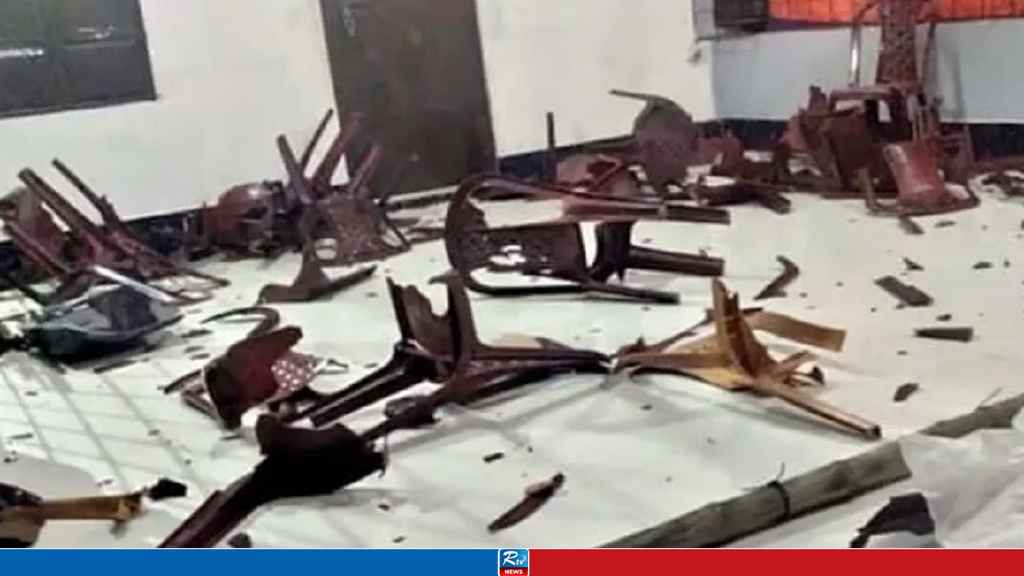 সিরিয়াল পেতে দেরি হওয়ায় চিকিৎসকের বোনকে মারধর ও চেম্বারে ভাঙচুর