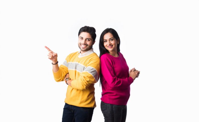 couple-700x431