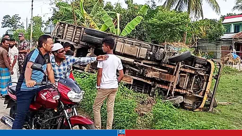 দিনাজপুরে পিকআপ-মোটরসাইকেল সংঘর্ষ, নিহত ২