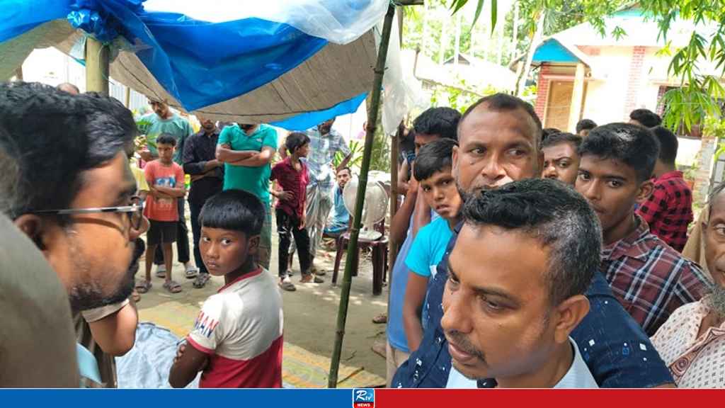 বকশীগঞ্জে বিষাক্ত সাপের ছোবলে শিশুর মৃত্যু