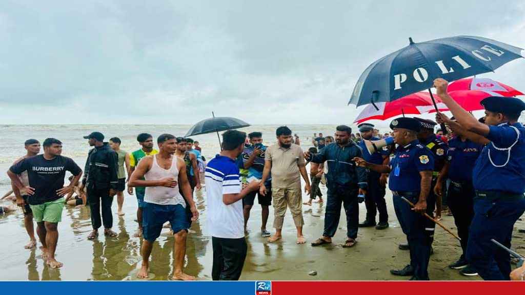ভারী বর্ষণে সমুদ্রে ভিড়, ট্যুরিস্ট পুলিশের সতর্কতা