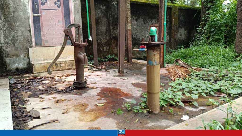 ২ মাস ধরে পানি নেই কিশোরগঞ্জ রেলওয়ে প্রকৌশলীর কার্যালয়ে