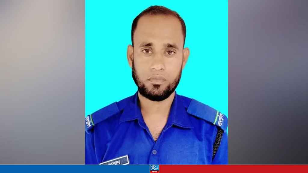 ঘাস কাটাকে কেন্দ্র করে চৌকিদারের হাত ভেঙে দিলেন শ্রমিক নেতা
