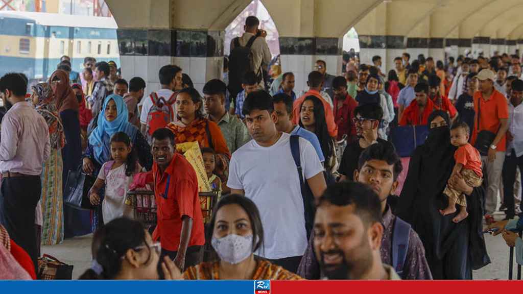 ভিড় বাড়লেও স্বস্তির ঈদযাত্রা কমলাপুরে