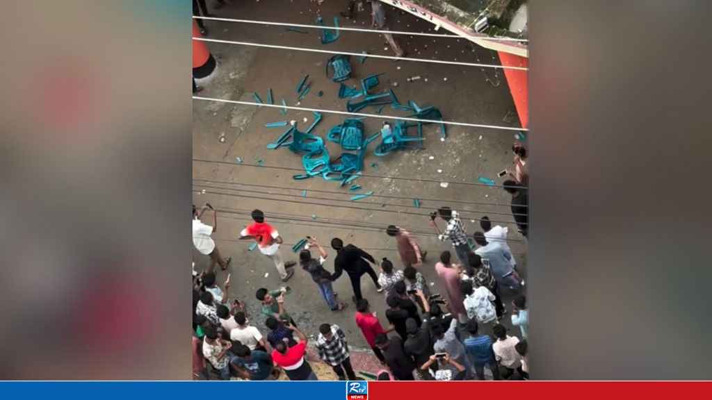 ময়মনসিংহের ছায়াবাণী সিনেমা হলে ভাঙচুর ও লুটপাট
