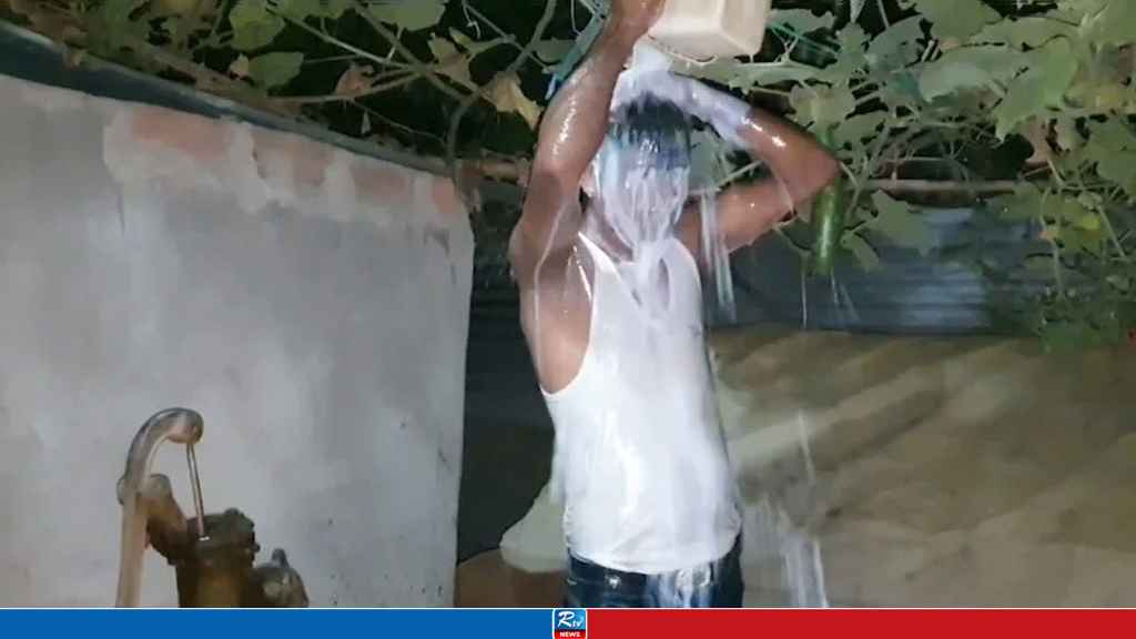 একাধিকবার প্রেমিকের সঙ্গে পালিয়েছেন স্ত্রী, বিচ্ছেদের পর দুধ দিয়ে গোসল স্বামীর