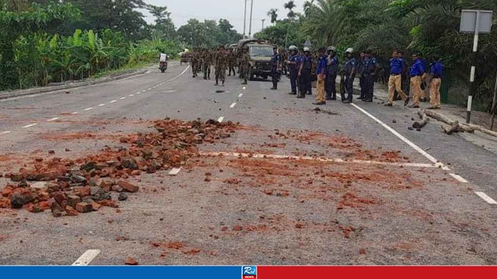 গোপালগঞ্জে অবরোধ, নিষিদ্ধ আ.লীগ-ছাত্রলীগের ৭ নেতা ধরা