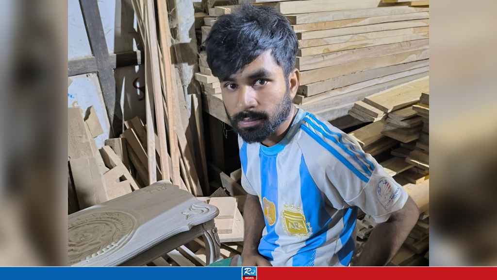 শ্রীনগরে মাদক ব্যবসায়ীর গুলিতে কাঠমিস্ত্রি গুলিবিদ্ধ 