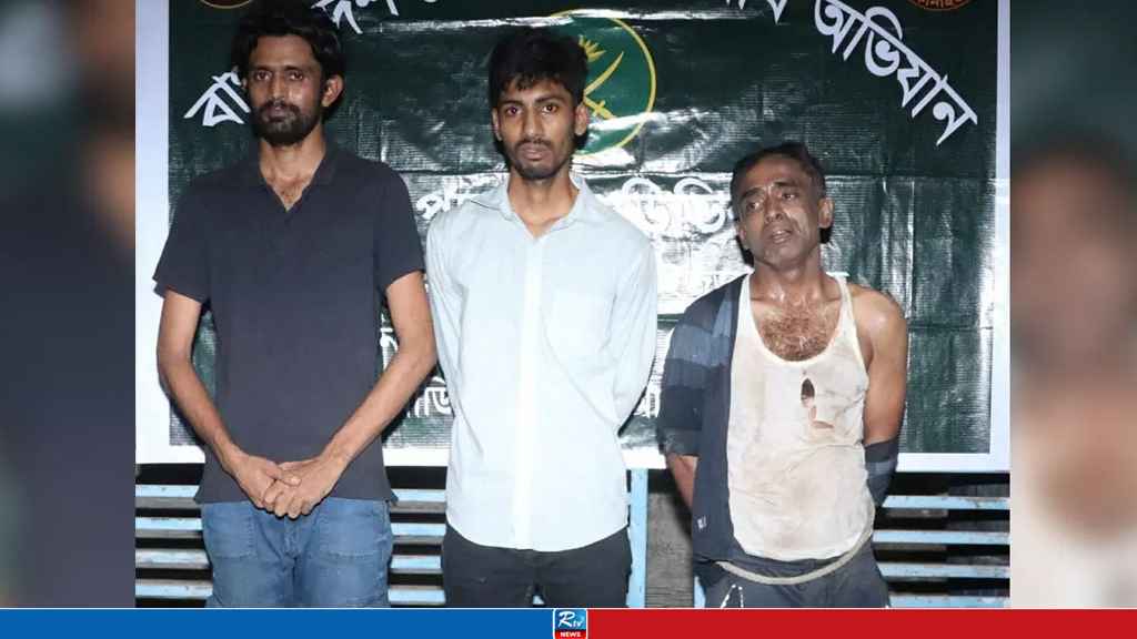 ইয়াবাসহ সেনাবাহিনীর হাতে পুলিশ সদস্য আটক