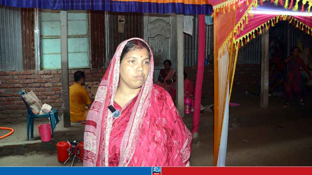 বাতি নিভিয়ে কনের বাড়িতে ডাকাতি