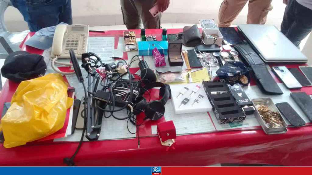 মিরপুর ডিওএইচএসে আইনশৃঙ্খলা বাহিনী পরিচয়ে ডাকাতি, গ্রেপ্তার ৪