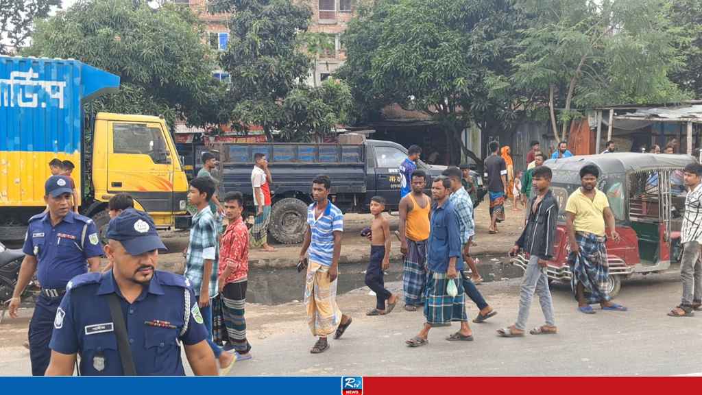 শ্রীপুরে কাভার্ডভ্যান-মোটরসাইকেল সংঘর্ষ, নিহত ১