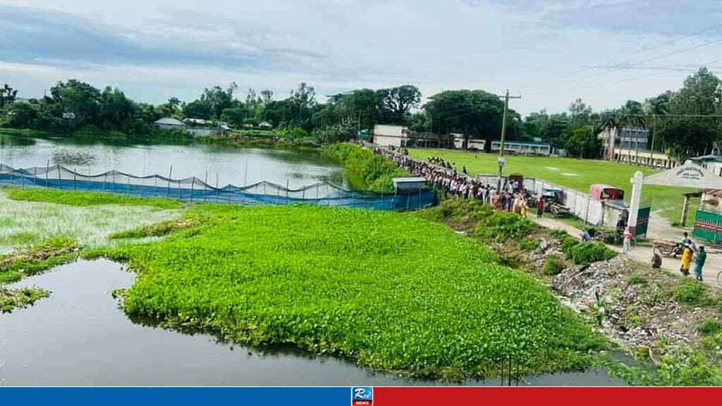 থানার ভেতরে এএসআইকে ছুরিকাঘাত, পুকুরে মিললো হামলাকারীর মরদেহ