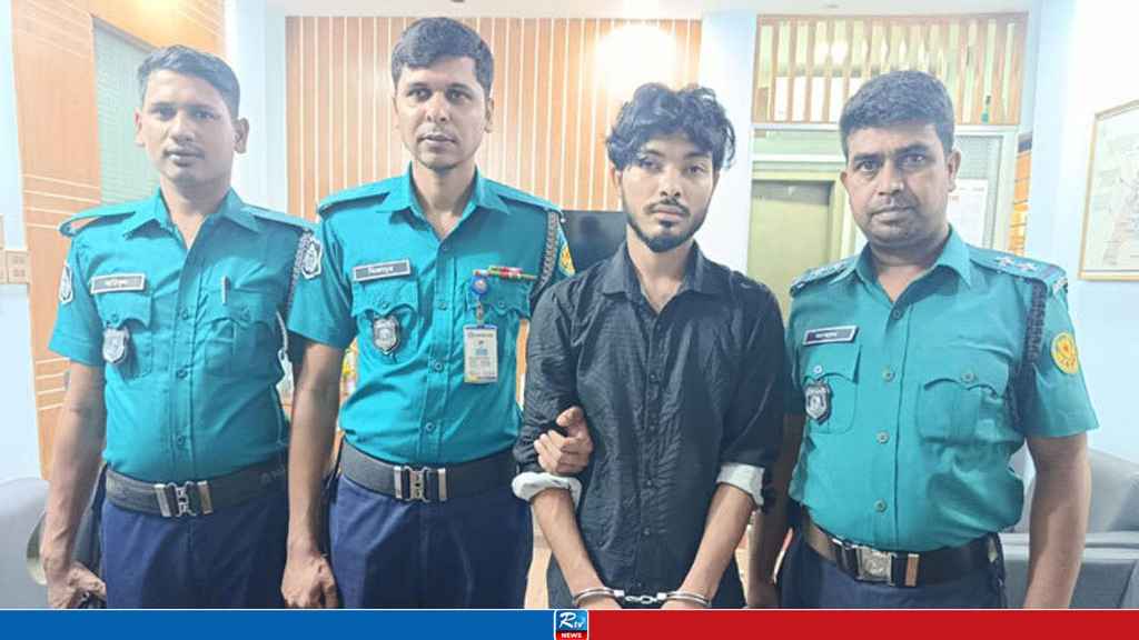 ব্যবসায়ীর লাইসেন্সকৃত ছিনতাই হওয়া অস্ত্র উদ্ধার, গ্রেপ্তার ১