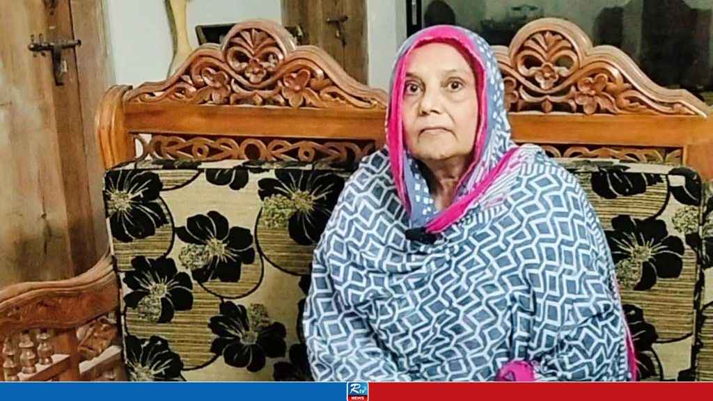 সম্পত্তি লিখে নিয়ে বৃদ্ধা মাকে বাড়ি থেকে বের করে দিলো সন্তান