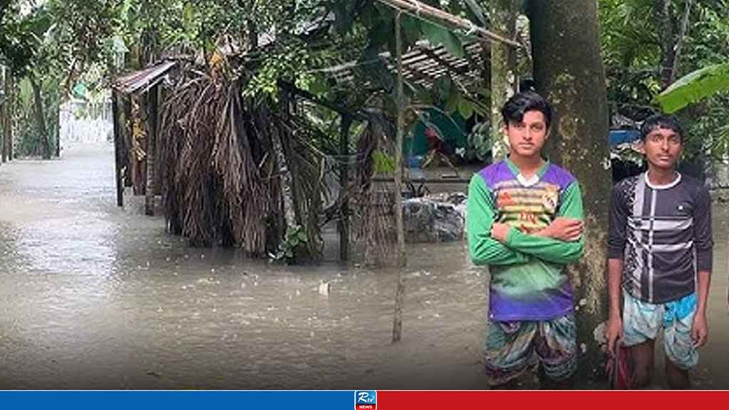 জোয়ারে তলিয়ে গেছে ভোলার নিম্নাঞ্চল, পানিবন্দি লাখো মানুষ
