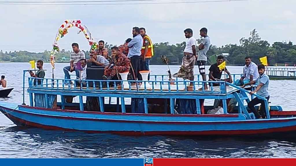 নৌকাডুবিতে নিখোঁজের ১৭ ঘণ্টা পর শিক্ষার্থীর মরদেহ উদ্ধার 