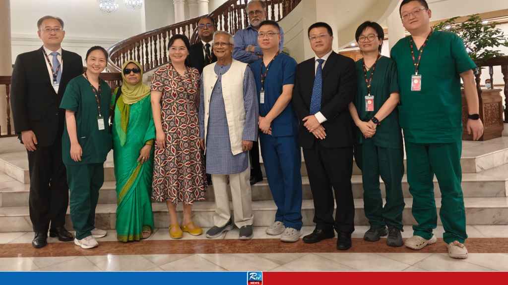 Chinese Medical Team Meets with Chief Adviser
