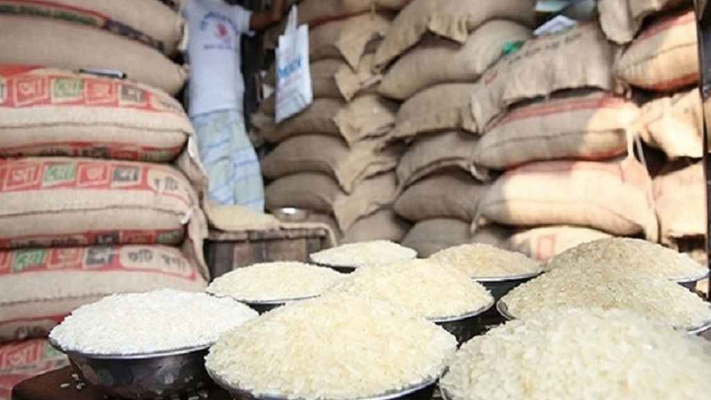 বিশ্ববাজারে চালের দাম নিম্নমুখী, দেশের বাজারে ঊর্ধ্বমুখী