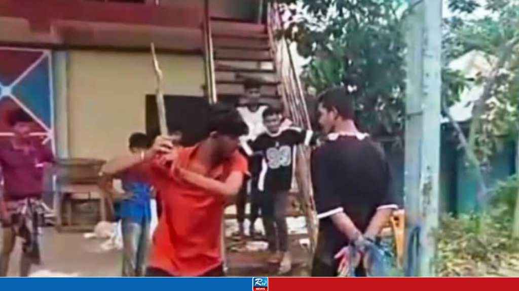চুরির অভিযোগে ২ কিশোরকে মারধর, যা জানা গেল 