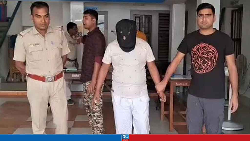 রাতের অন্ধকারে ভারতে ঢুকে গ্রেপ্তার সাবেক স্বেচ্ছাসেবক লীগ নেতা