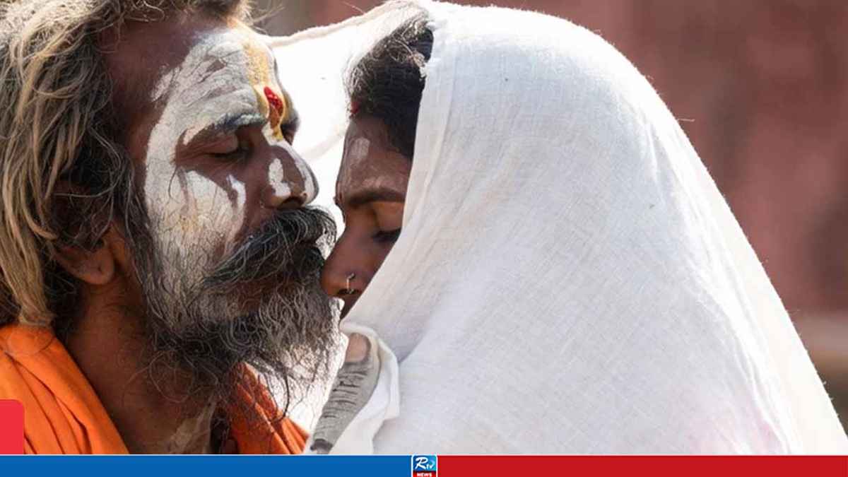 LIP-KISS-BABA