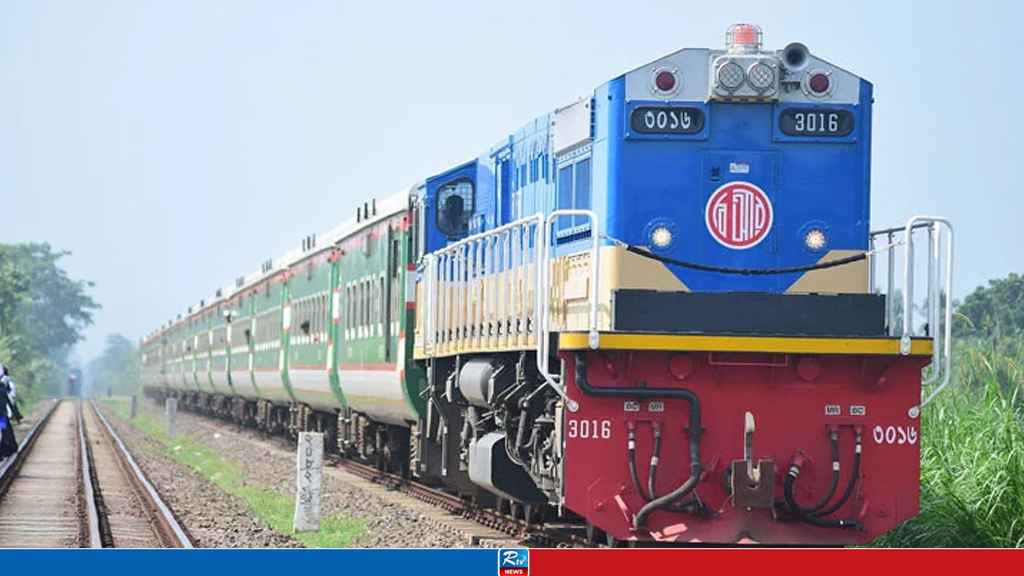 চলন্ত ট্রেনের ক্যান্টিনে হঠাৎ নারী যাত্রীর চিৎকার, অতঃপর...  